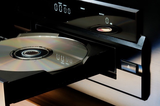 Emballage CD et DVD: boîtier, protection des bords et emballage d’expédition