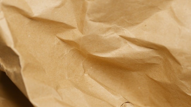 Comprendre le papier kraft : propriétés et applications appropriées