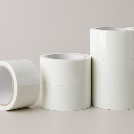 Bande acrylique blanche 48 mm x 45 m emballage pour cartons et emballages
